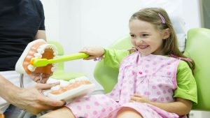 خدمات دندانپزشک کودکان چیست؟